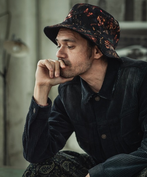glamb(グラム)の「Corduroy reversible bucket hat / コーデュロイリバーシブルバケットハット(ハット・メンズ・ベージュ/ブラック・M/L)」の17枚目の写真
