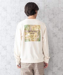 ＣＡＭＰモチーフトレーナー ワンポイント刺繍　バックプリント　ルーズシルエット　ユニセックス　ブランド発祥の地をモチーフにしたグラフィックデザイン