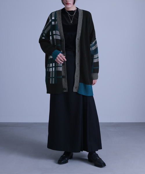 kOhAKU（コハク）の「『アシメチェック柄ニットカーディガン』（カーディガン/ボレロ・レディース・ブラック・1/2）」の17枚目の写真