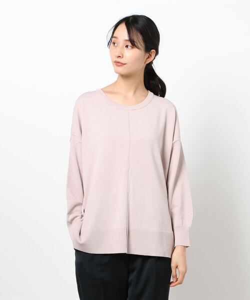 Te chichi TERRASSE(テチチテラス)の「バックスリットクループルオーバー(ニット/セーター・レディース・グレー/ライトベージュ/ネイビー/ピンク・フリ-)」の4枚目の写真