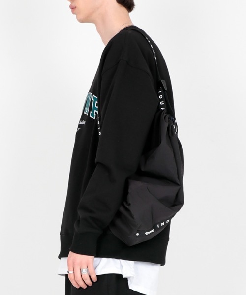 crump(クランプ)の「【crump 】クラシックスウェットシャツ(パーカー・レディース・ブラック/ネイビー・MEDIUM/LARGE)」の10枚目の写真