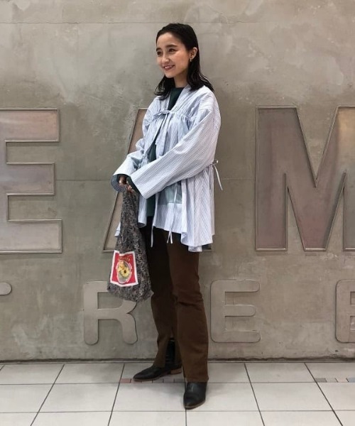 Ray BEAMS（レイビームス）の「HEY！Mrs ROSE × Ray BEAMS / 別注 ミニ レース プリント バッグ（トートバッグ・レディース・チャコールグレー/マスタード・ONE SIZE）」の8枚目の写真