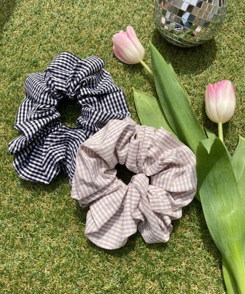 WC（ダブル シー）の「ギンガムチェックシュシュ（ヘアゴム・レディース・ブラック/ベージュ・FREE）」の5枚目の写真