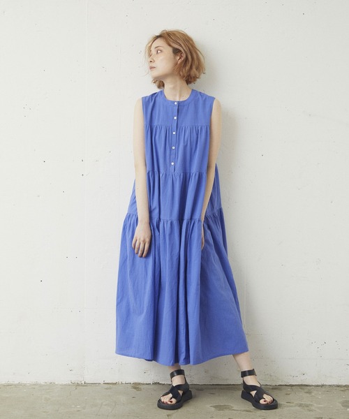 kivi（キヴィ）の「ティアードノースリーブマキシワンピ（ワンピース・レディース・ライトグレー/ブラック/ダークグリーン/オフホワイト/ブルー/ライトグリーン/レッド/グリーン・FREE）」の7枚目の写真