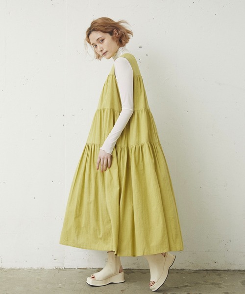 kivi（キヴィ）の「ティアードノースリーブマキシワンピ（ワンピース・レディース・ライトグレー/ブラック/ダークグリーン/オフホワイト/ブルー/ライトグリーン/レッド/グリーン・FREE）」の6枚目の写真