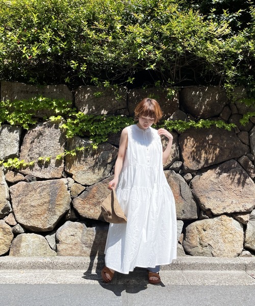 kivi（キヴィ）の「ティアードノースリーブマキシワンピ（ワンピース・レディース・ライトグレー/ブラック/ダークグリーン/オフホワイト/ブルー/ライトグリーン/レッド/グリーン・FREE）」の10枚目の写真