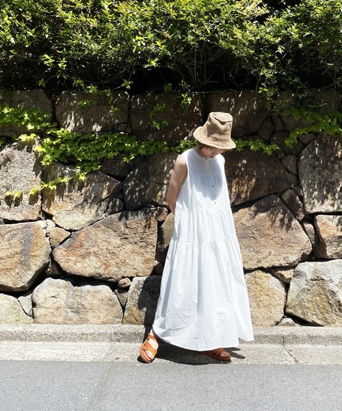 kivi（キヴィ）の「ティアードノースリーブマキシワンピ（ワンピース・レディース・ライトグレー/ブラック/ダークグリーン/オフホワイト/ブルー/ライトグリーン/レッド/グリーン・FREE）」の12枚目の写真