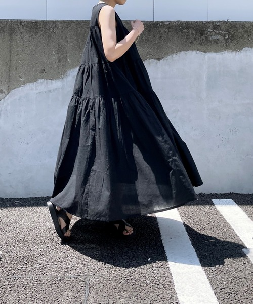 kivi（キヴィ）の「ティアードノースリーブマキシワンピ（ワンピース・レディース・ライトグレー/ブラック/ダークグリーン/オフホワイト/ブルー/ライトグリーン/レッド/グリーン・FREE）」の15枚目の写真