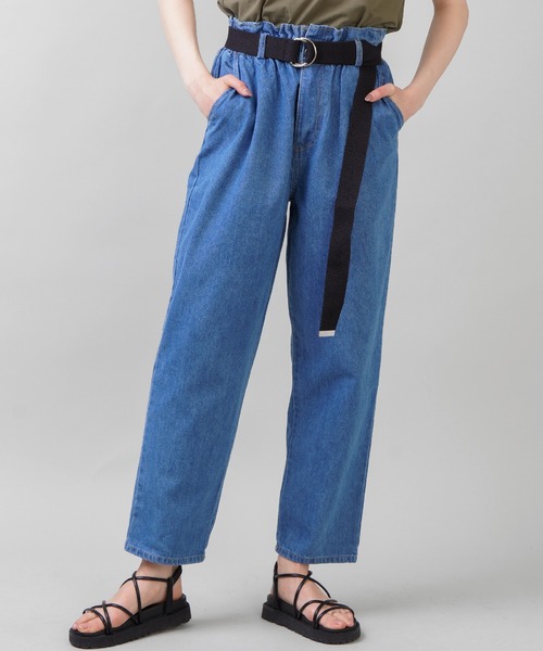 SPINNS（スピンズ）の「ベルト付 ハイウエストテーパードデニムパンツ（デニムパンツ・レディース・ブルー/ブルー系その他/ブラック/アイボリー・ONESIZE）」の4枚目の写真