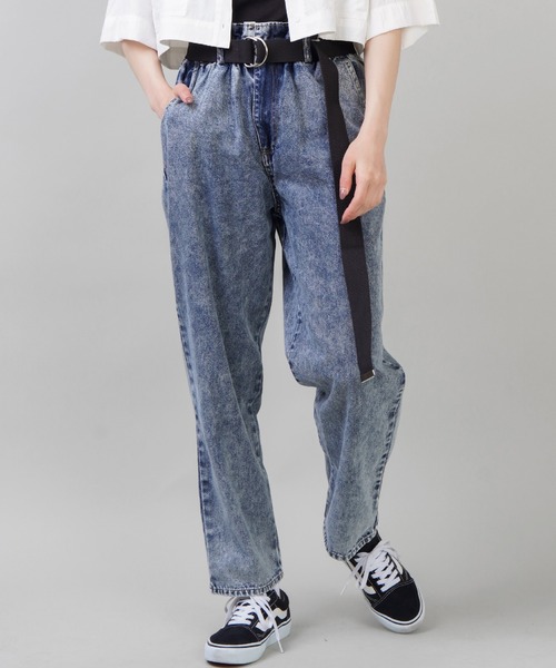 SPINNS（スピンズ）の「ベルト付 ハイウエストテーパードデニムパンツ（デニムパンツ・レディース・ブルー/ブルー系その他/ブラック/アイボリー・ONESIZE）」の9枚目の写真