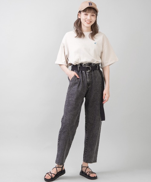 SPINNS（スピンズ）の「ベルト付 ハイウエストテーパードデニムパンツ（デニムパンツ・レディース・ブルー/ブルー系その他/ブラック/アイボリー・ONESIZE）」の12枚目の写真