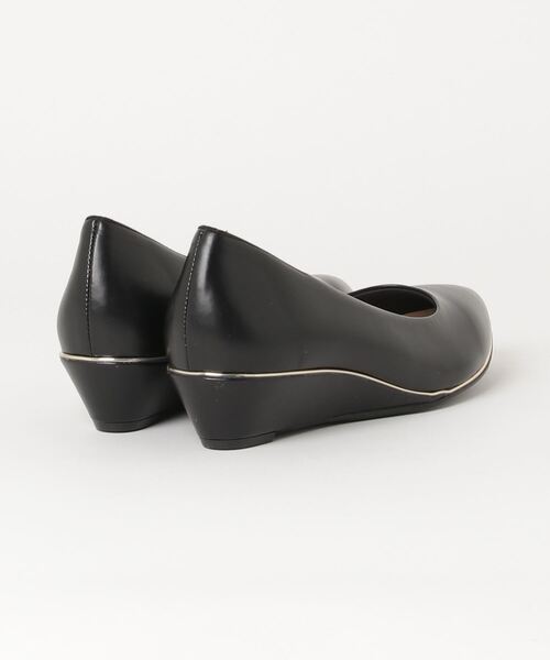 chumchum(チャムチャム)の「ポインテッドメタルラインレインパンプス(japan made)(レインシューズ・レディース・チャコールグレー/ブラック/レッド/ライトブラック/ベージュ系その他2・22.5cm/23.5cm/23.0cm/24.0cm/22.0cm)」の7枚目の写真