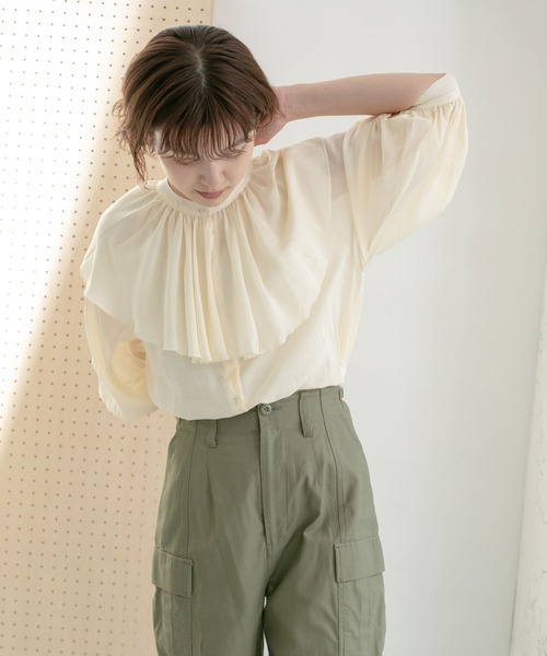 KBF（ケイビーエフ）の「つけ襟マルチWAYギャザーブラウス（シャツ/ブラウス・レディース・ベージュ系その他/ブラック/アイボリー・ONE）」の20枚目の写真