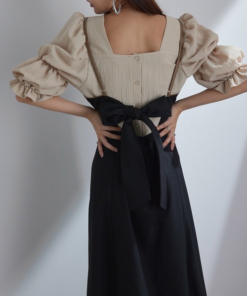 vis-`a-vis（ビサビ）の「【WEB限定】バックリボン合皮パイピングジャンパースカート（ワンピース・レディース・ブラック/ブラック系その他/ベージュ・S/M）」の2枚目の写真