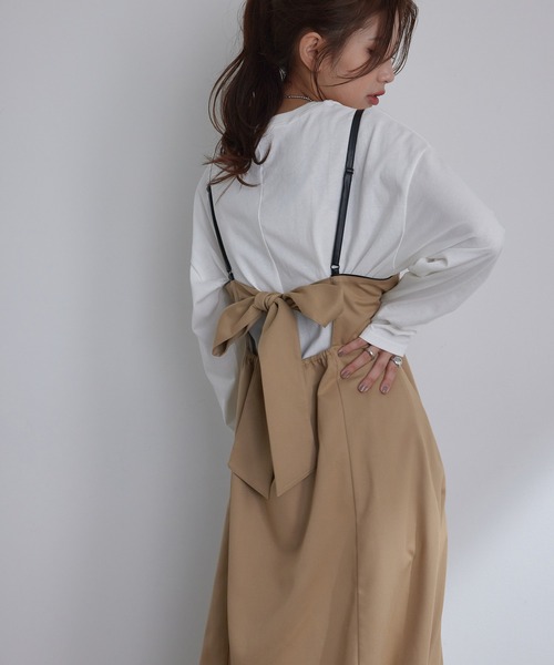 vis-`a-vis（ビサビ）の「【WEB限定】バックリボン合皮パイピングジャンパースカート（ワンピース・レディース・ブラック/ブラック系その他/ベージュ・S/M）」の4枚目の写真