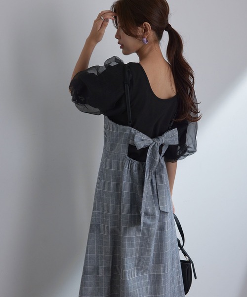 vis-`a-vis（ビサビ）の「【WEB限定】バックリボン合皮パイピングジャンパースカート（ワンピース・レディース・ブラック/ブラック系その他/ベージュ・S/M）」の7枚目の写真