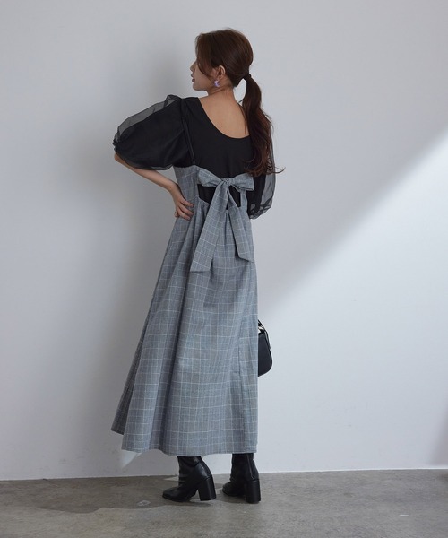 vis-`a-vis（ビサビ）の「【WEB限定】バックリボン合皮パイピングジャンパースカート（ワンピース・レディース・ブラック/ブラック系その他/ベージュ・S/M）」の9枚目の写真