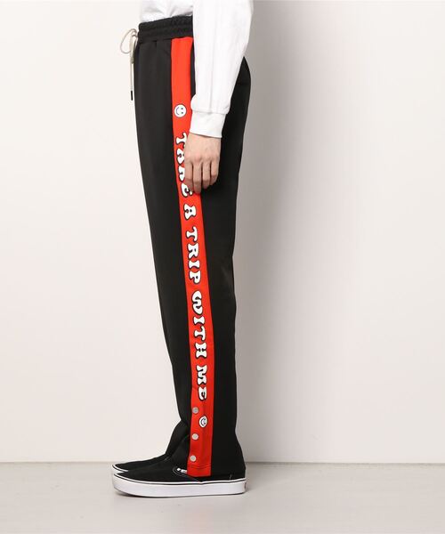 VIKTOR&ROLF(ヴィクター&ロルフ)の「VIKTOR&ROLF(ヴィクター&ロルフ)サイドラインジャージーパンツ/TAKE A TRIP JERSEY PANTS(その他パンツ・メンズ・ブラック・46/48/50)」の6枚目の写真