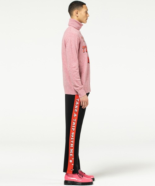 VIKTOR&ROLF(ヴィクター&ロルフ)の「VIKTOR&ROLF(ヴィクター&ロルフ)サイドラインジャージーパンツ/TAKE A TRIP JERSEY PANTS(その他パンツ・メンズ・ブラック・46/48/50)」の4枚目の写真