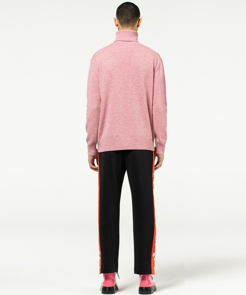 VIKTOR&ROLF(ヴィクター&ロルフ)の「VIKTOR&ROLF(ヴィクター&ロルフ)サイドラインジャージーパンツ/TAKE A TRIP JERSEY PANTS(その他パンツ・メンズ・ブラック・46/48/50)」の2枚目の写真