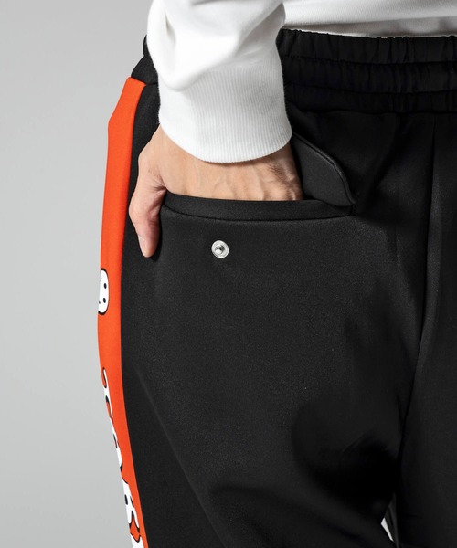 VIKTOR&ROLF(ヴィクター&ロルフ)の「VIKTOR&ROLF(ヴィクター&ロルフ)サイドラインジャージーパンツ/TAKE A TRIP JERSEY PANTS(その他パンツ・メンズ・ブラック・46/48/50)」の15枚目の写真