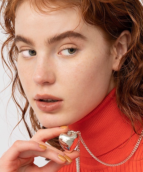 Casselini（キャセリーニ）の「Casselini(キャセリーニ)ビッグハートネックレス（ネックレス・レディース・ゴールド/ブラック/シルバー・FREE）」の4枚目の写真