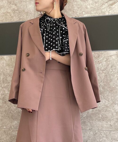 MAJESTIC LEGON(マジェスティックレゴン)の「クラシックテーラードジャケット(テーラードジャケット・レディース・アイボリー/ブラウン系その他2/モカ・SMALL/MEDIUM)」の2枚目の写真