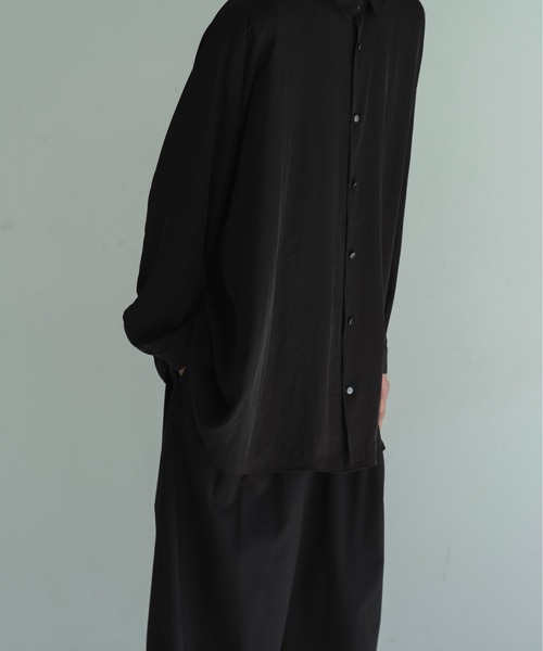 Utusiyo(ウツシヨ)の「oversized shirt 煙霞(シャツ/ブラウス・メンズ・ホワイト/ブラック・FREE)」の17枚目の写真
