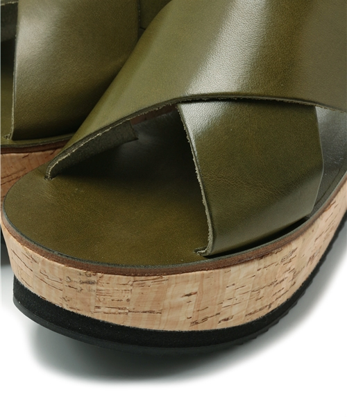 FABIO RUSCONI(ファビオルスコーニ)の「▼FABIO RUSCONI / クロス コルク ウェッジサンダル(サンダル・レディース・ホワイト/オリーブ・35/38/37/36)」の3枚目の写真