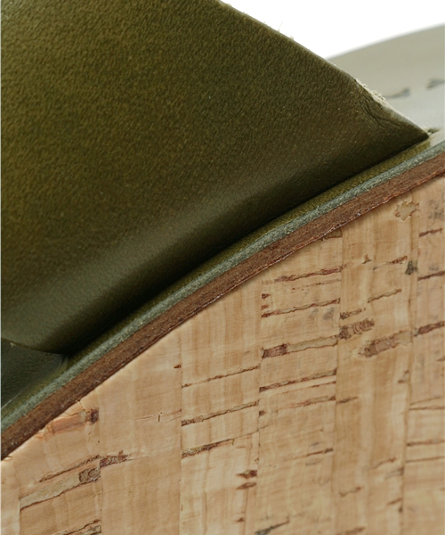 FABIO RUSCONI(ファビオルスコーニ)の「▼FABIO RUSCONI / クロス コルク ウェッジサンダル(サンダル・レディース・ホワイト/オリーブ・35/38/37/36)」の4枚目の写真