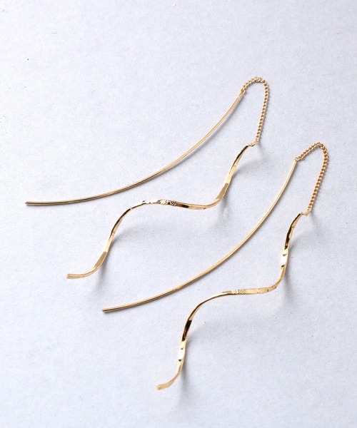 Manon's Selection(マノンズセレクション)の「ラインアメリカンピアス(ピアス(両耳用)・レディース・ゴールド/シルバー・ONE SIZE)」の4枚目の写真