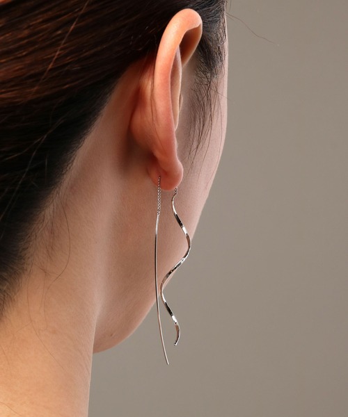 Manon's Selection(マノンズセレクション)の「ラインアメリカンピアス(ピアス(両耳用)・レディース・ゴールド/シルバー・ONE SIZE)」の8枚目の写真