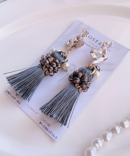 tone(トーン)の「【RosraiE】ビジュー パール タッセル ロング ピアス(MA)(ピアス(両耳用)・レディース・ゴールド/ブルーグレー・FREE)」の9枚目の写真