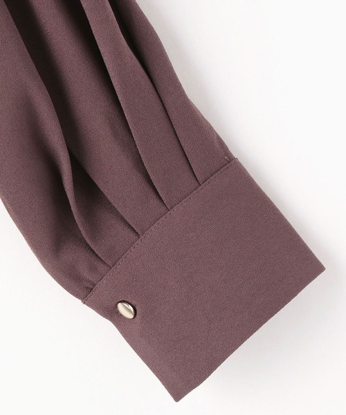 NICOLE white（ニコルホワイト）の「スタンドギャザーワンピース（ワンピース・レディース・チャコール/ブラウン・FREE）」の5枚目の写真