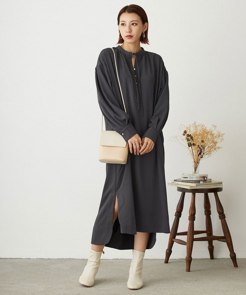 NICOLE white（ニコルホワイト）の「スタンドギャザーワンピース（ワンピース・レディース・チャコール/ブラウン・FREE）」の18枚目の写真