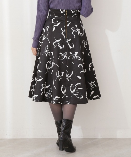 PROPORTION BODY DRESSING（プロポーションボディドレッシング）の「モノトーンフラワースカート / 1212120101（スカート・レディース・ブラック/ホワイト系その他・SMALL/X-SMALL/MEDIUM）」の19枚目の写真