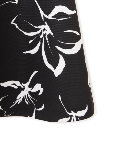 PROPORTION BODY DRESSING（プロポーションボディドレッシング）の「モノトーンフラワースカート / 1212120101（スカート・レディース・ブラック/ホワイト系その他・SMALL/X-SMALL/MEDIUM）」の4枚目の写真
