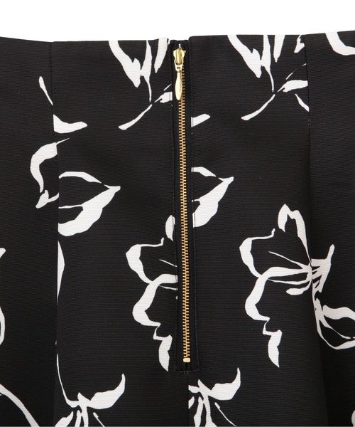 PROPORTION BODY DRESSING（プロポーションボディドレッシング）の「モノトーンフラワースカート / 1212120101（スカート・レディース・ブラック/ホワイト系その他・SMALL/X-SMALL/MEDIUM）」の8枚目の写真