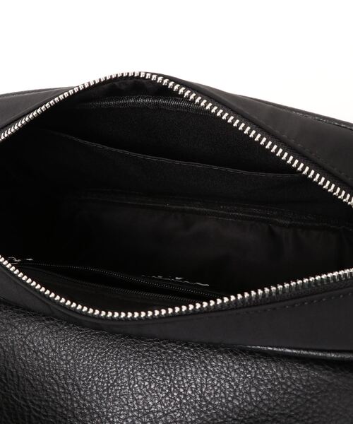 AZUL by moussy（アズールバイマウジー）の「HYBRID CLUTCH BAG/ハイブリッドクラッチバッグ（クラッチバッグ・メンズ・ブラック・FREE）」の4枚目の写真