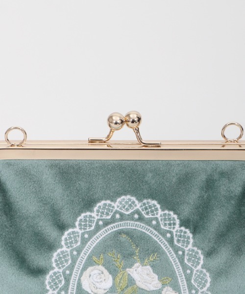 axes femme POETIQUE（アクシーズファムポエティック）の「刺繍がま口ベロアポシェット（ショルダーバッグ・レディース・ブラック/ミント・MEDIUM）」の14枚目の写真