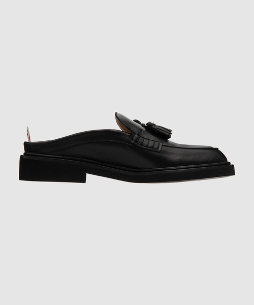 THOM BROWNE（トムブラウン）の「TASSEL LOAFER MULE W/ MICRO SOLE IN VITELLO CALF LEATHER（ローファー・メンズ・ブラック・7/8/9/10）」の2枚目の写真