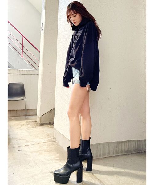 GYDA(ジェイダ)の「BEYOND サテンLOGO BIG パーカー(パーカー・レディース・アイボリー/チャコールグレー/ベージュ/ピンク・FREE)」の13枚目の写真