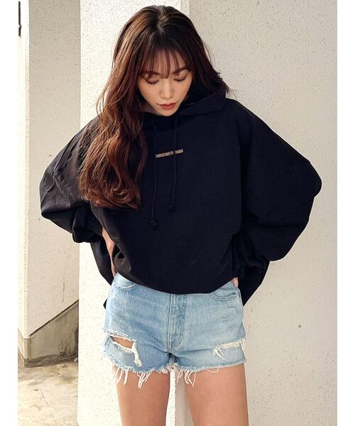 GYDA(ジェイダ)の「BEYOND サテンLOGO BIG パーカー(パーカー・レディース・アイボリー/チャコールグレー/ベージュ/ピンク・FREE)」の21枚目の写真