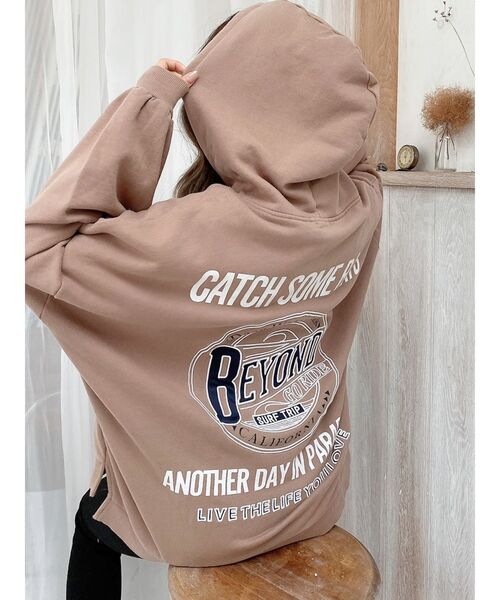 GYDA(ジェイダ)の「BEYOND サテンLOGO BIG パーカー(パーカー・レディース・アイボリー/チャコールグレー/ベージュ/ピンク・FREE)」の22枚目の写真