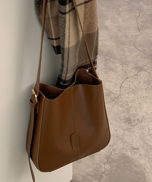 LA VORAGINE（ラ ヴォラジネ）の「ポーチ付き　ショルダーバッグ/トートバッグ（トートバッグ・レディース・ブラック/ブラウン・FREE）」の18枚目の写真