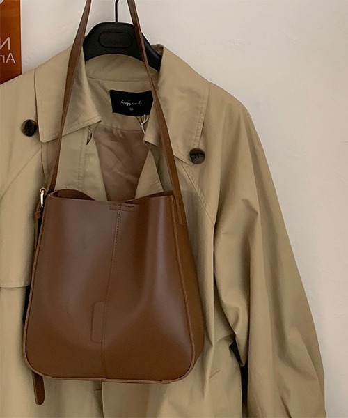 LA VORAGINE（ラ ヴォラジネ）の「ポーチ付き　ショルダーバッグ/トートバッグ（トートバッグ・レディース・ブラック/ブラウン・FREE）」の15枚目の写真