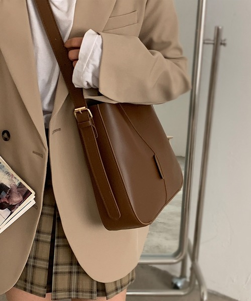 LA VORAGINE（ラ ヴォラジネ）の「ポーチ付き　ショルダーバッグ/トートバッグ（トートバッグ・レディース・ブラック/ブラウン・FREE）」の6枚目の写真