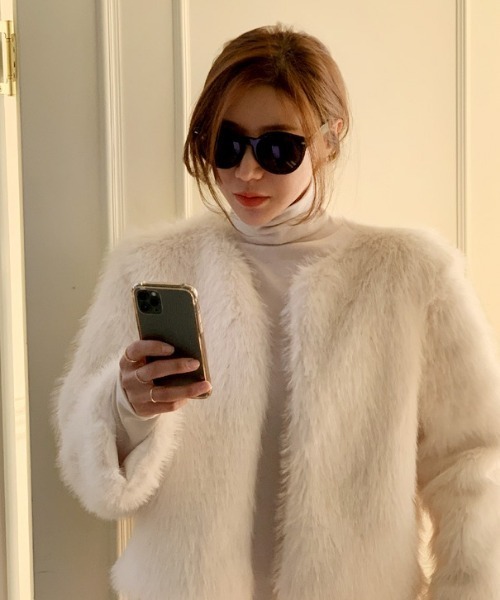 NANING9（ナンニング）の「NANING9 ラウンドファージャケット（その他アウター・レディース・ブラック/グレー/クリーム・FREE）」の8枚目の写真