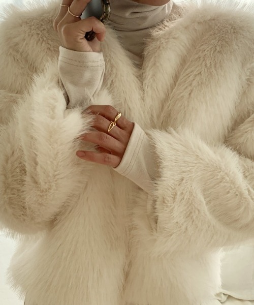 NANING9（ナンニング）の「NANING9 ラウンドファージャケット（その他アウター・レディース・ブラック/グレー/クリーム・FREE）」の9枚目の写真