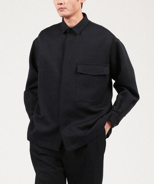 TOMORROWLAND （トゥモローランド）の「ポリエステルアセテート ポケットシャツ（シャツ/ブラウス・メンズ・ブラック/キャメル・S/M/XS）」の4枚目の写真